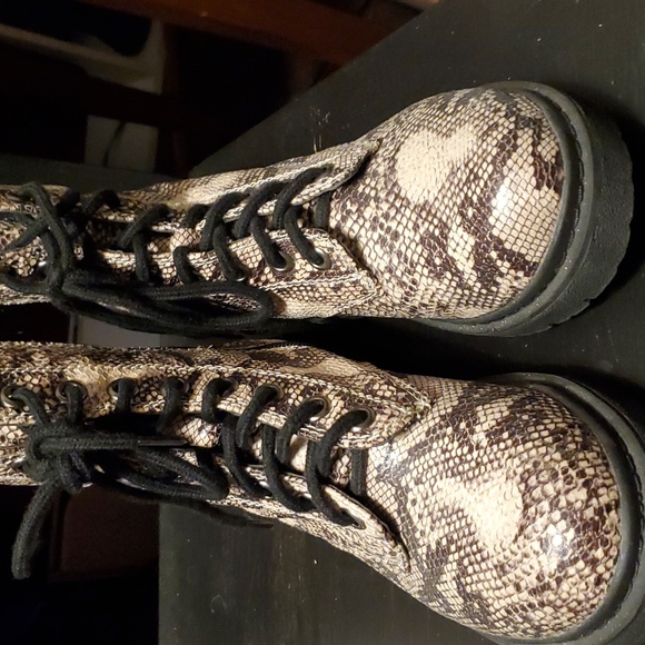 Combat boots - Picture 2 of 3